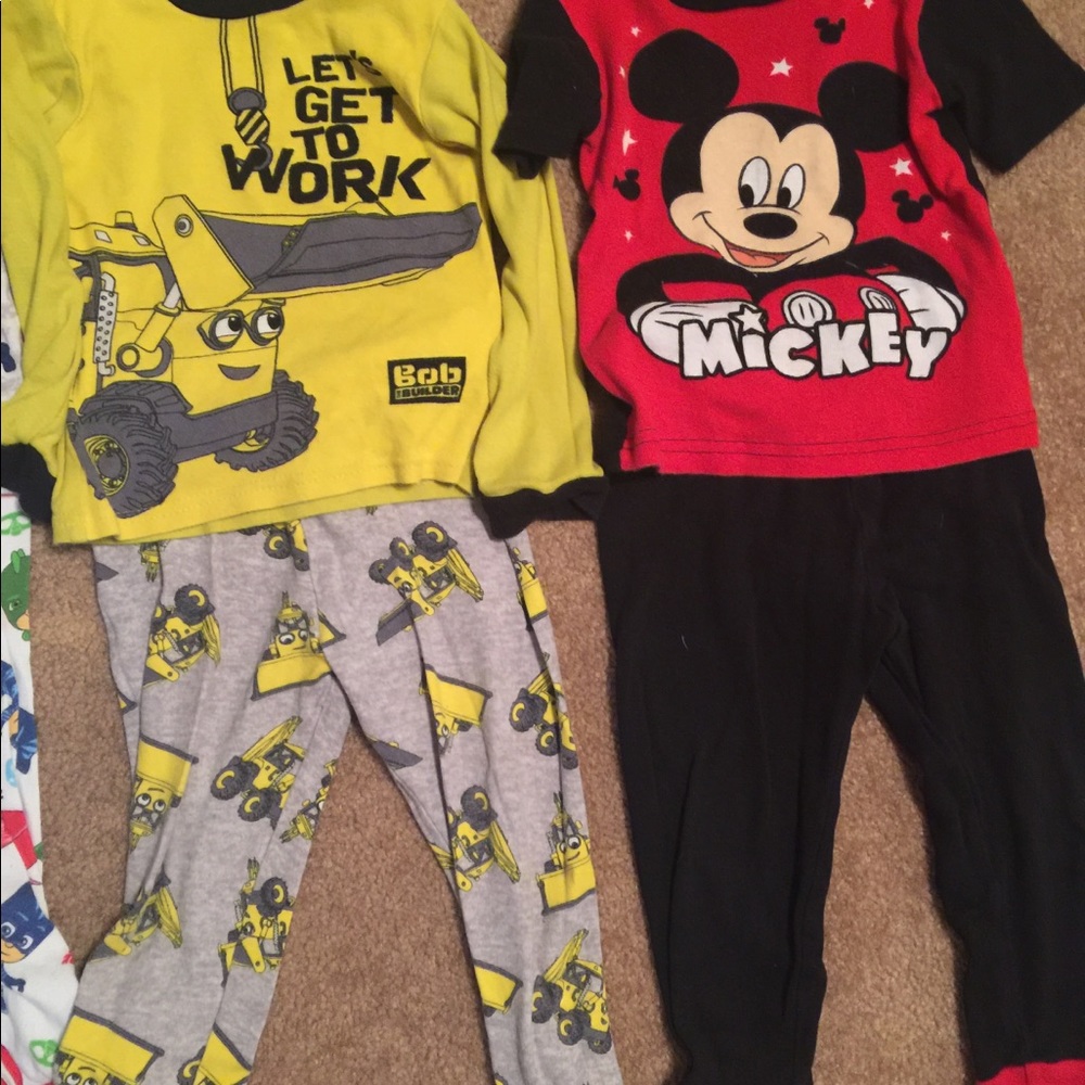 Pajamas bundle - Picture 3 of 3
